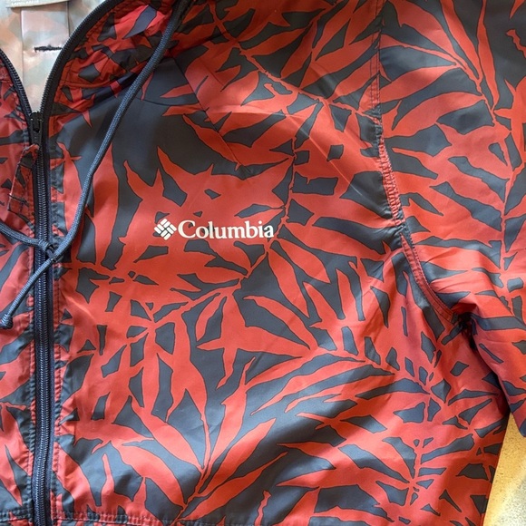 Columbia women’s size Small Red and Navy lightweight Hooded rain jacket - Picture 2 of 5